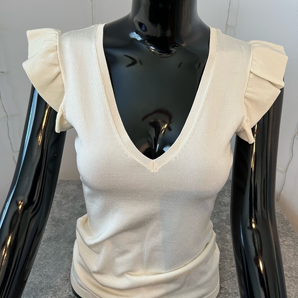 Off-white pullover casual top - Picture 1 of 8